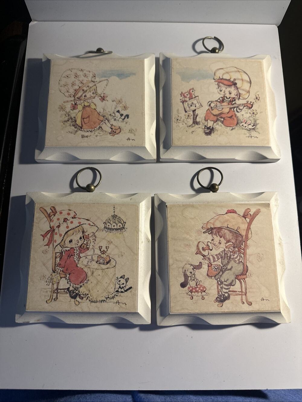 vintage boy girl wall plaques guitar flute instruments Homeco Set of 4